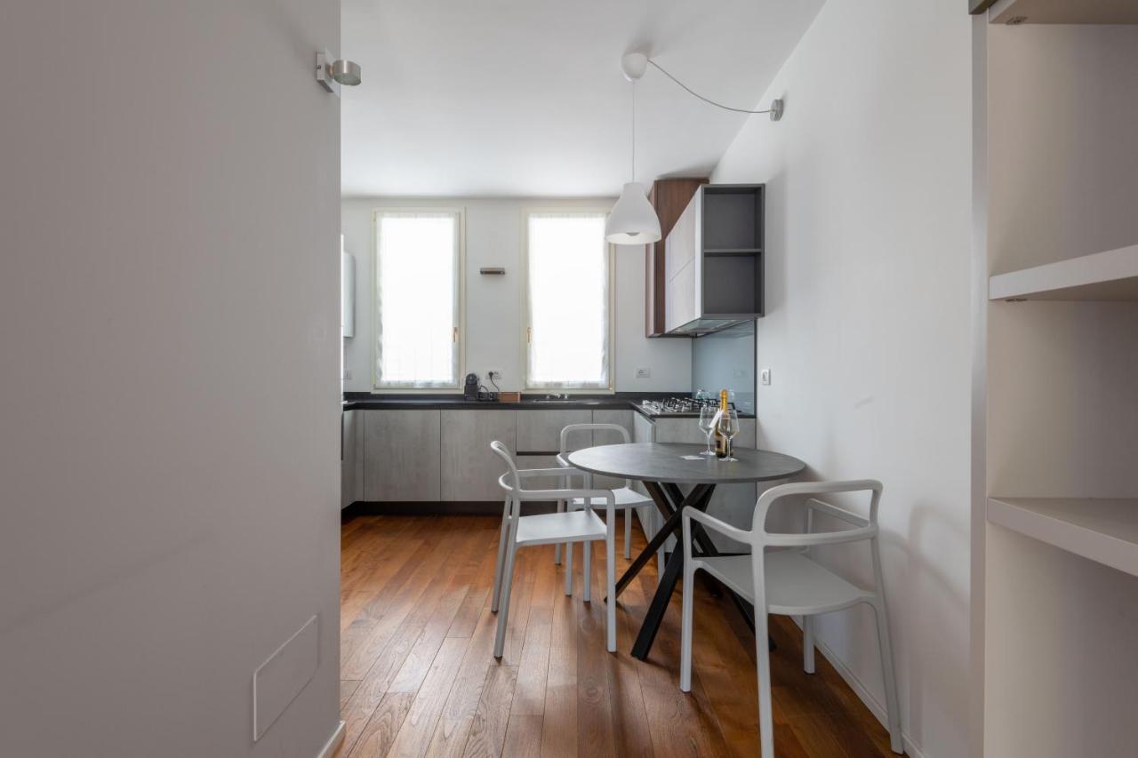 Milano Apartments Voghera Luaran gambar